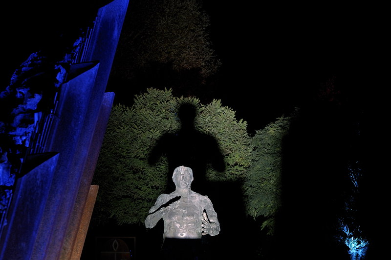 2410_heleu09_001