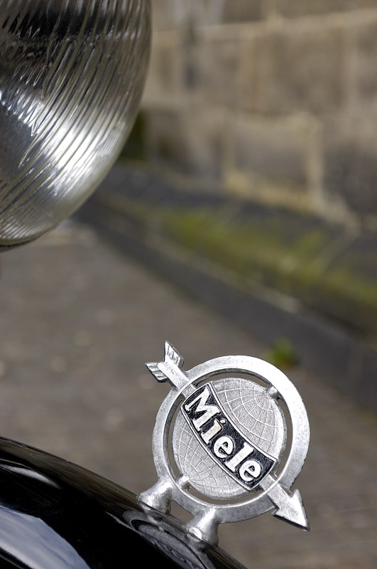 moped02_miele
