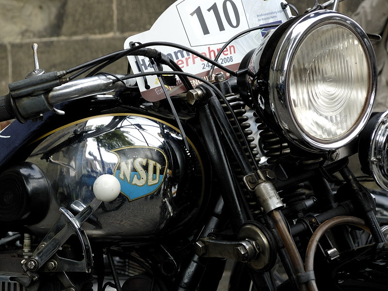 moped05