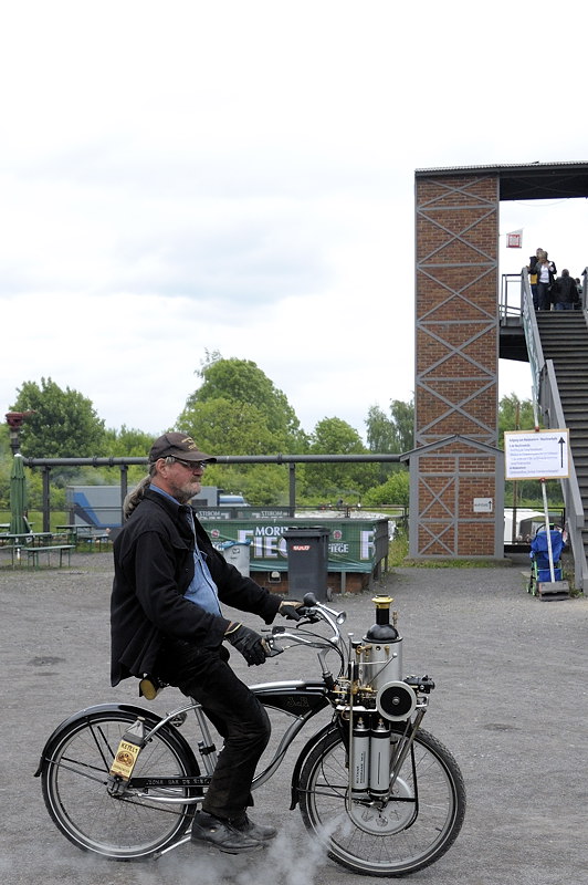 damp160509_328